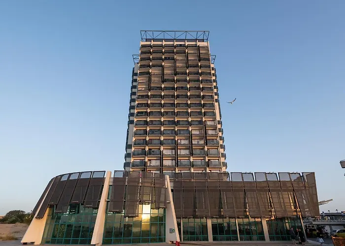 Отель Bourgas 4*